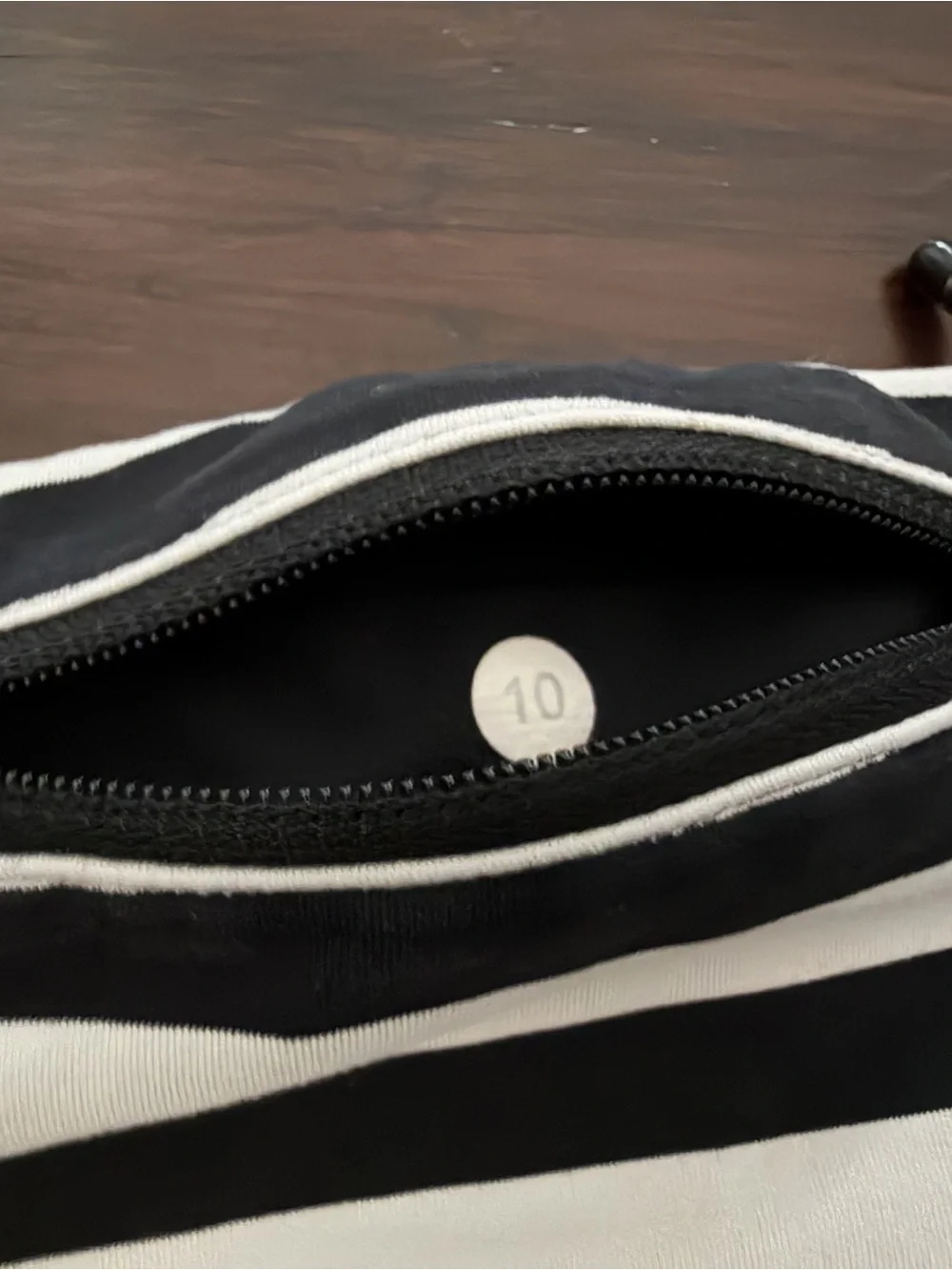 Lululemon Speed Shorts black & white palm leaf w stripe waist 10